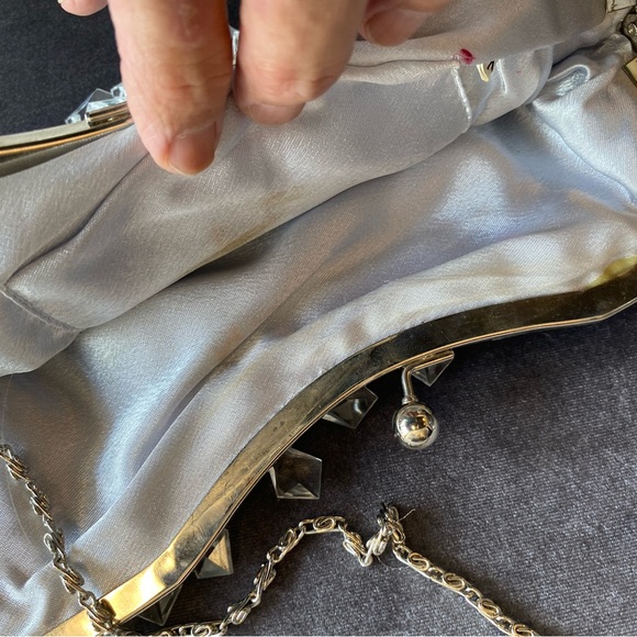 Beautiful beaded clutch so unique for a gala or any special event . - Picture 7 of 12